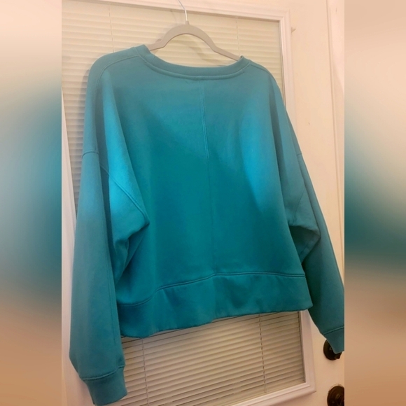 Trendy Women's Large Cropped ALL IN MOTION Over Sized Teal Sweatshirt. 🩵✨️ - Picture 8 of 12
